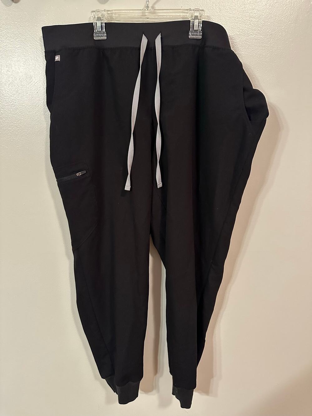 FIGS Black Jogger Scrub Pants size 3X